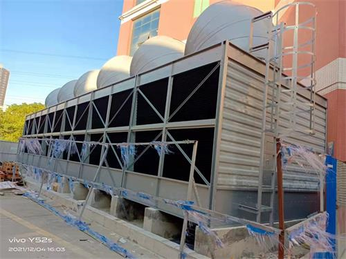 涼水塔和填料式冷卻塔相比較有什么優(yōu)點